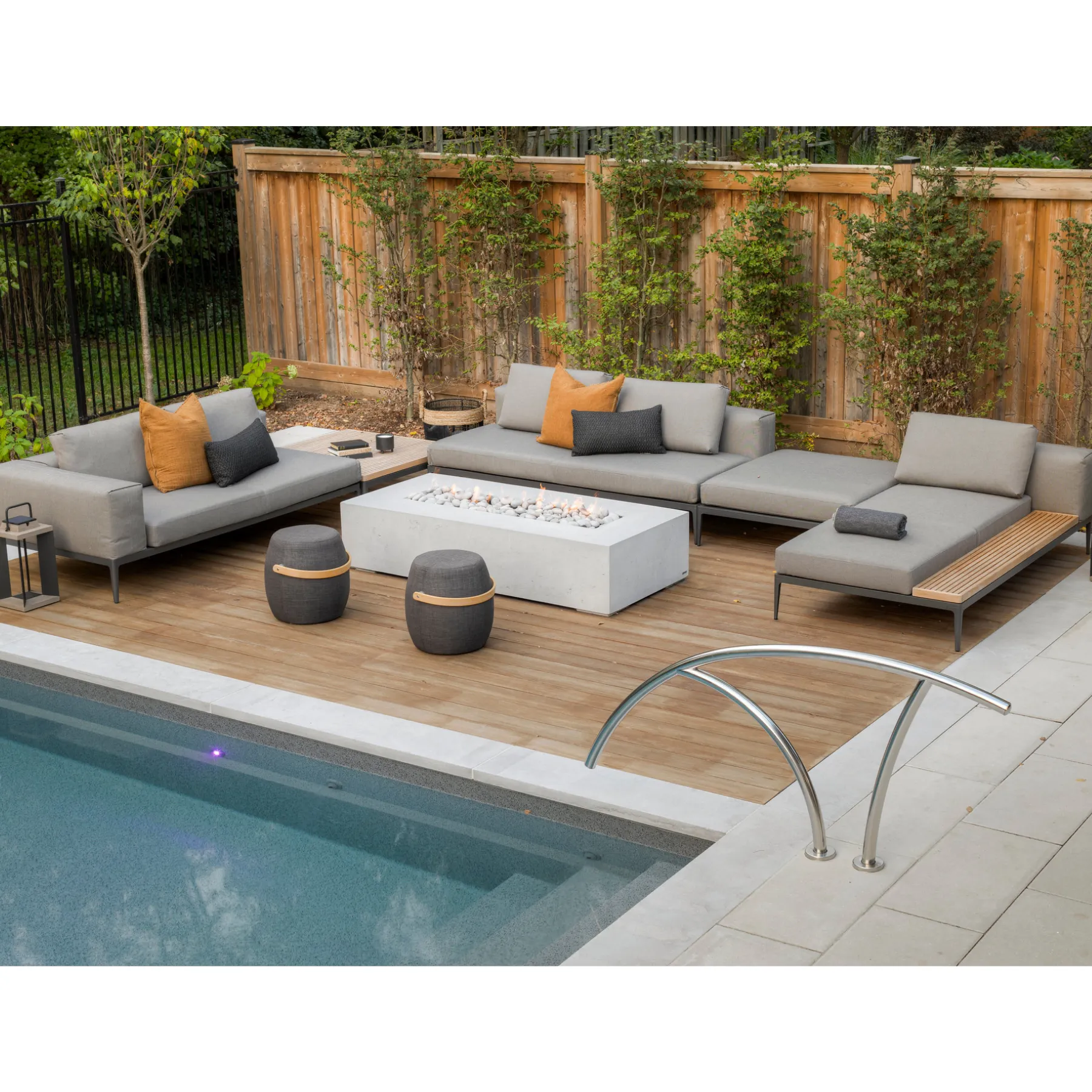 Dekko Sonoma Concrete Fire Pit & Cover