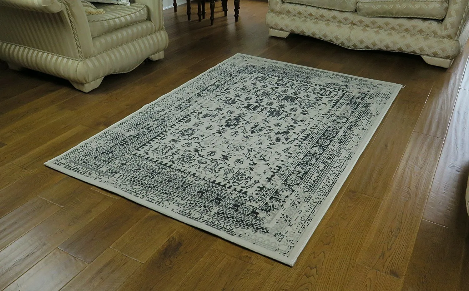 Isfahan Distressed/Vintage/Oriental Traditional Bordered Rug, Polypropylene, Black, 160 x 230 cm